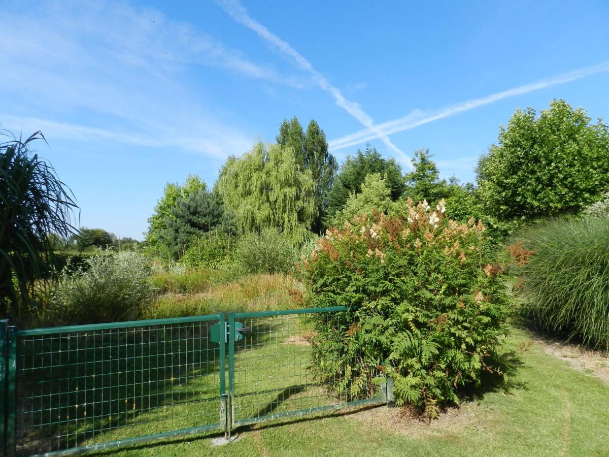 Gite La Grenouillere Esqueheries Exterior foto