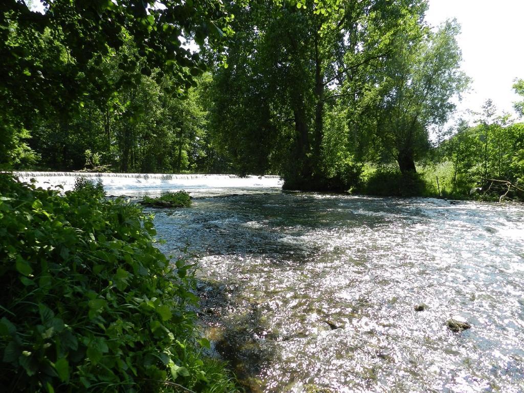 Gite La Grenouillere Esqueheries Exterior foto